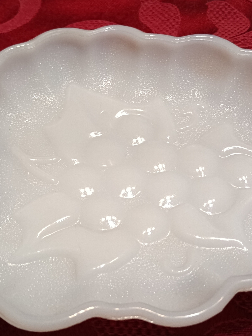 White Decorative Fruit Relief Serving Platter - Unbranded